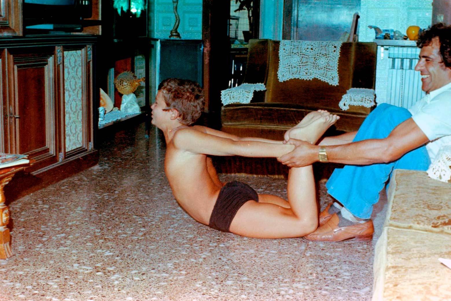 Maestro Gali entrenando al joven Peeters, Alta Escuela Karate-Do Barcelona